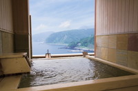 露天風呂つき個室の檜風呂