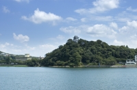 木曽川の対岸から見た犬山城