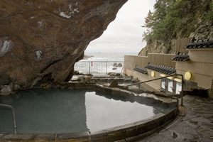 ホテル浦島　大洞窟風呂